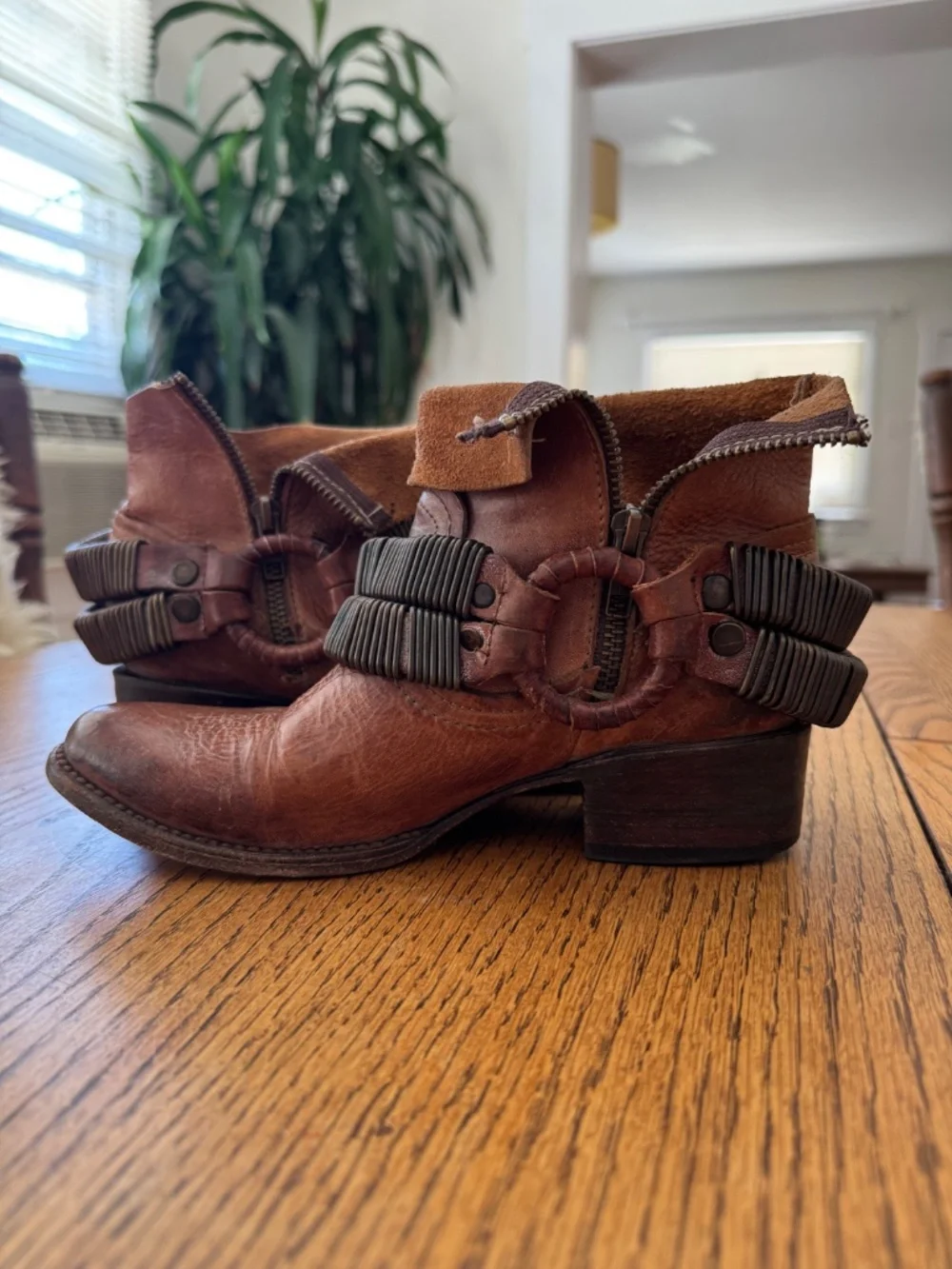 Freebird by Steven Women's Ankle Boots Size 7 Genuine Leather Metal Details